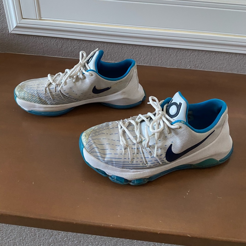Nike - Picture 2 of 9